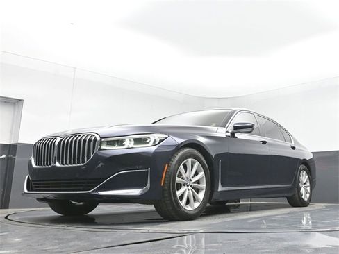 Used 2020 BMW 740i xDrive 740i xDrive w/ Cold Weather Package image 52