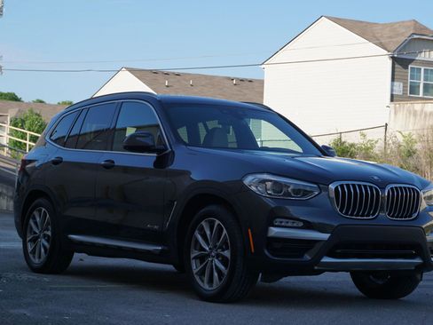 Used 2018 BMW X3 xDrive30i image 3