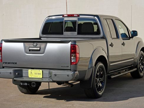 Used 2020 Nissan Frontier SV w/ Midnight Edition Floor Mats RWD image 45