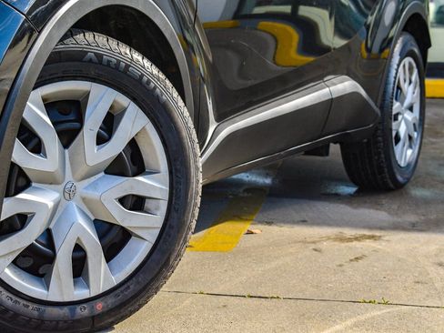 Used 2021 Toyota C-HR LE image 4