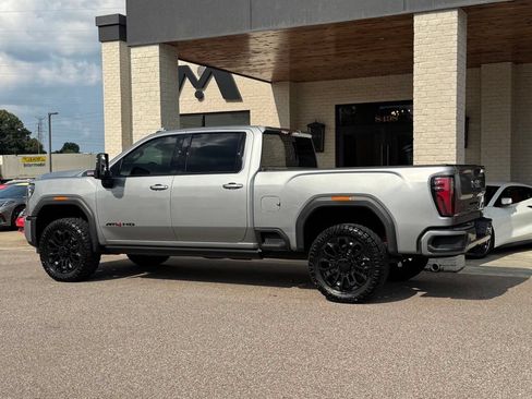 Used 2025 GMC Sierra 2500 AT4 w/ AT4 Premium Plus Package AWD/4WD image 8