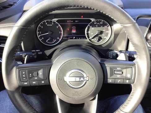 Used 2024 Nissan Rogue SV w/ SV Premium Package image 17