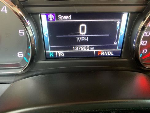 Used 2018 Chevrolet Suburban Premier AWD/4WD image 34