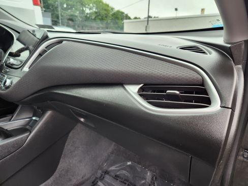 Used 2022 Chevrolet Malibu LT FWD image 17