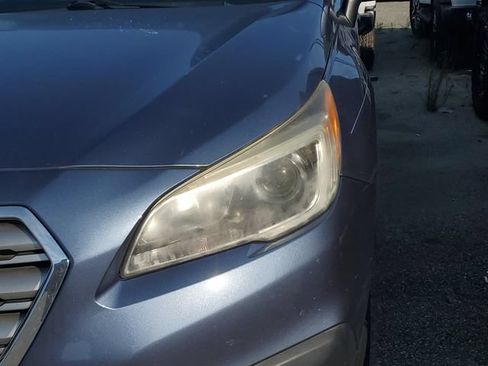 Used 2017 Subaru Outback 2.5i Limited AWD/4WD image 4