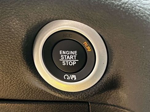 Used 2026 Chrysler Pacifica Select FWD image 26