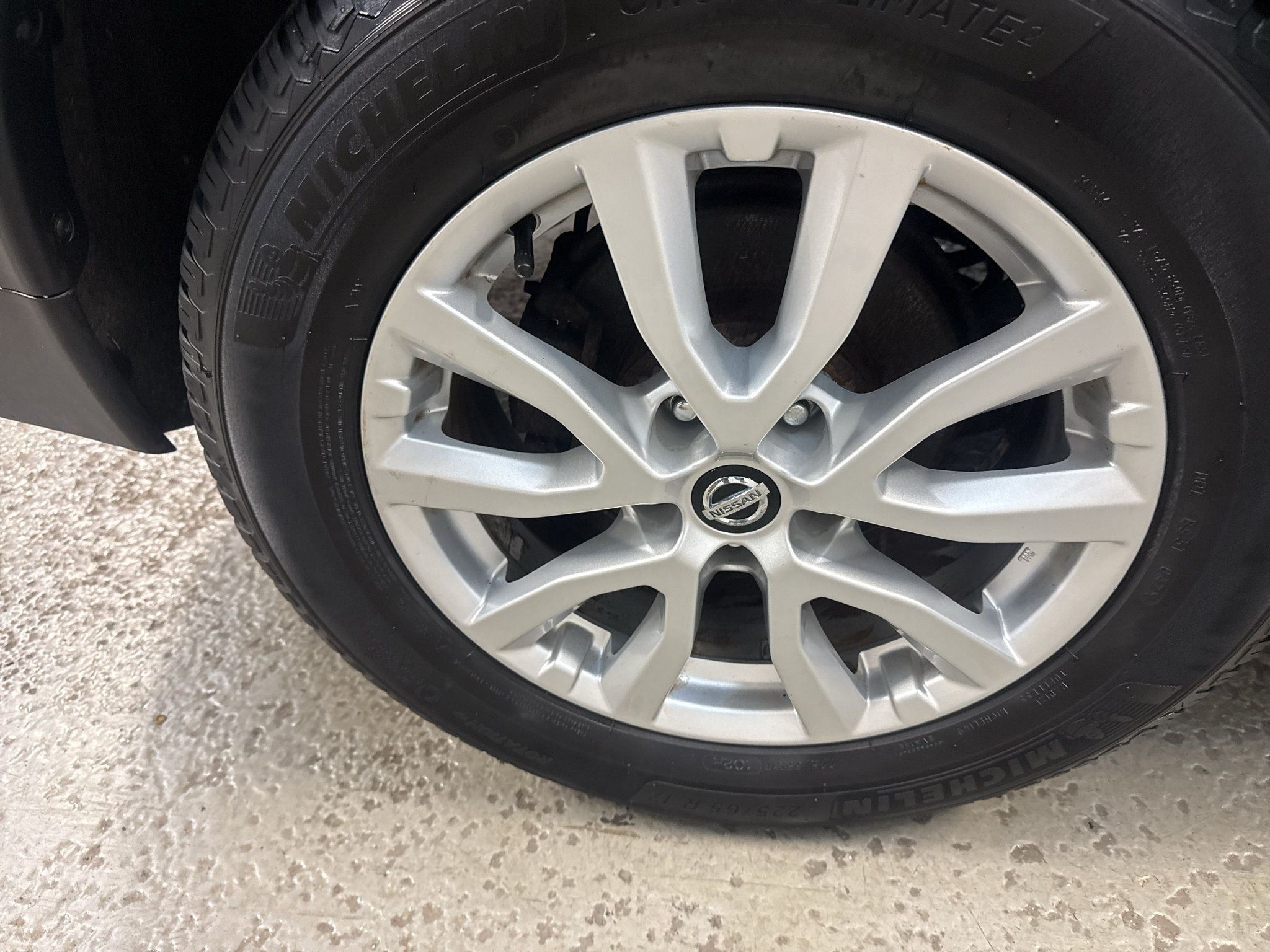 Used 2017 Nissan Rogue SV AWD/4WD image 31