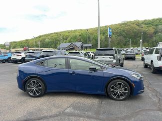 Used 2024 Toyota Prius XLE AWD/4WD video 3