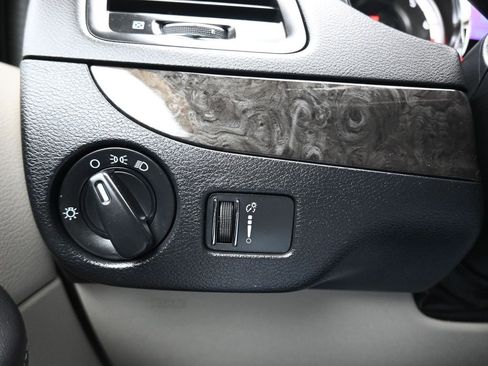 Used 2016 Dodge Grand Caravan SXT w/ Rear Park Assist Package image 22