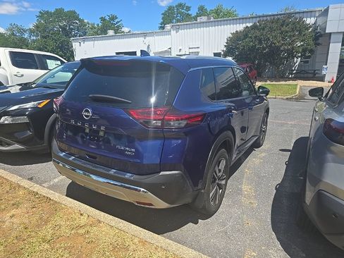 Used 2023 Nissan Rogue Platinum w/ Platinum Premium Package AWD/4WD image 3