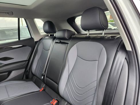 Used 2026 Volkswagen Tiguan SE AWD/4WD image 10