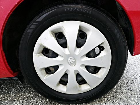 Used 2014 Toyota Prius C Two image 18