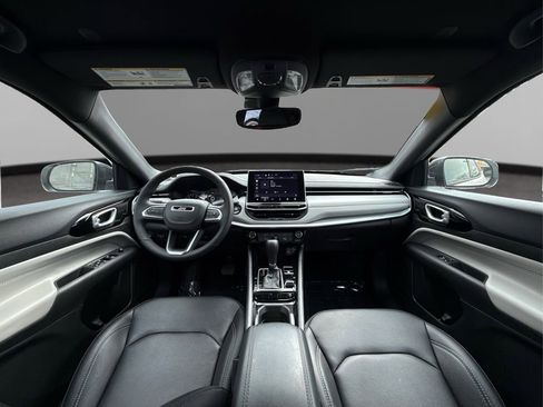 Used 2025 Jeep Compass Limited image 24