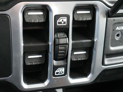 Used 2023 Jeep Gladiator Mojave image 41