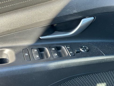Used 2024 Hyundai Elantra SEL FWD image 10