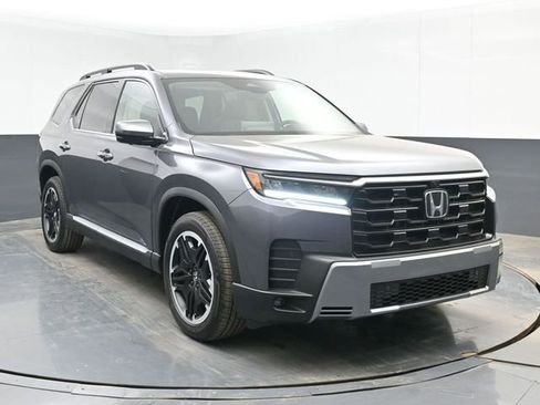 New 2026 Honda Pilot Touring image 2