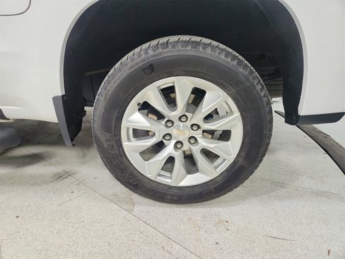 Used 2024 Chevrolet Silverado 1500 Custom image 40
