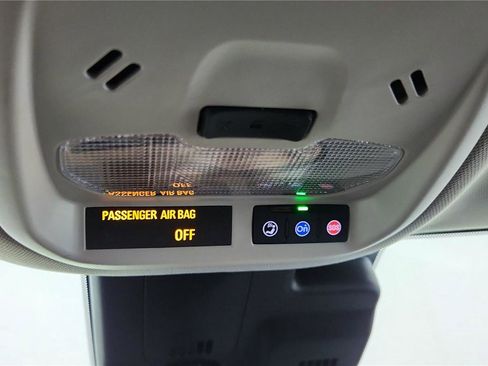 Used 2024 Chevrolet Trax LT image 32