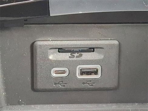 Used 2021 Buick Envision Avenir w/ Technology Package II image 28