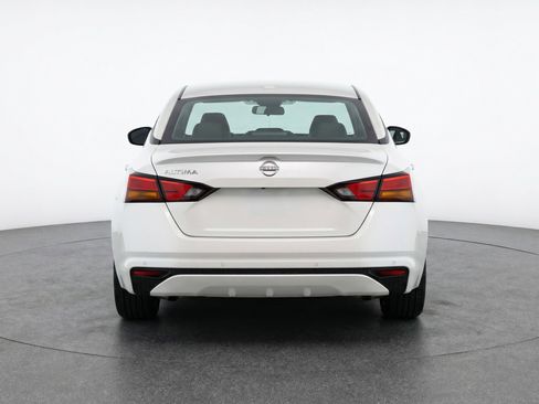 Used 2025 Nissan Altima 2.5 SV FWD image 7