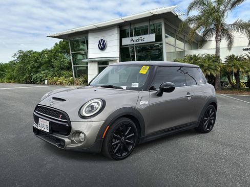 Used 2019 MINI Cooper S FWD image 1