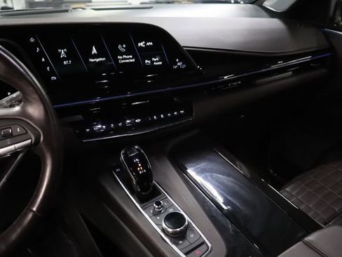 Used 2023 Cadillac Escalade ESV Premium Luxury Platinum AWD/4WD image 32