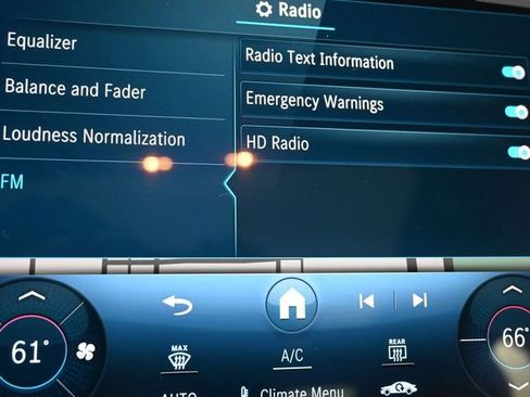 Used 2023 Mercedes-Benz C 300 Sedan image 11