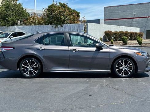 Certified 2020 Toyota Camry SE FWD image 6