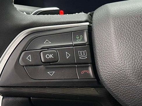 New 2025 Jeep Grand Cherokee Altitude image 34