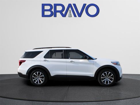 Used 2022 Ford Explorer ST-Line w/ Class IV Trailer Tow Package image 6