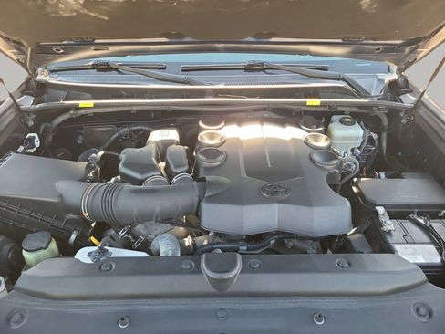 Used 2018 Toyota 4Runner TRD Off-Road Premium image 25