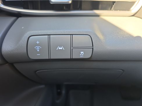 Used 2022 Hyundai Elantra SEL image 32