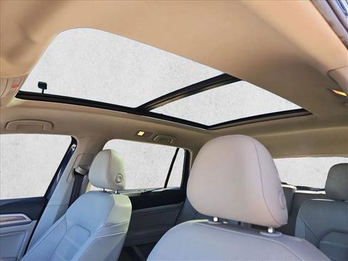 Used 2019 Volkswagen Atlas SEL Premium image 16