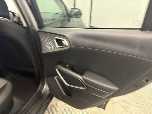 Used 2024 Kia Soul LX w/ Option Group 015 FWD image 16