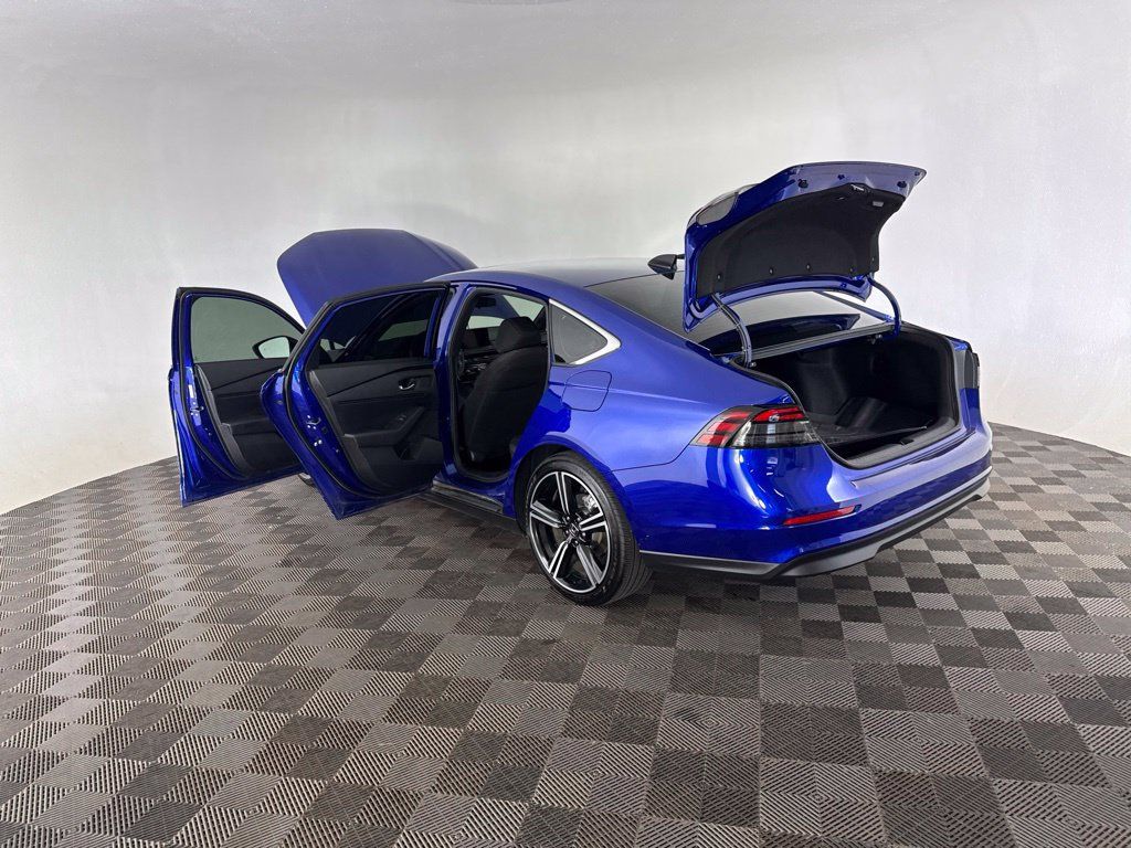 Used 2025 Honda Accord Sport image 18