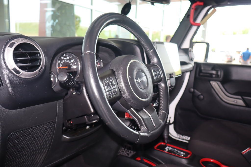 Used 2015 Jeep Wrangler Unlimited Sport w/ Connectivity Group AWD/4WD image 17