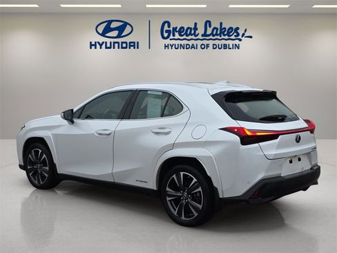 Used 2022 Lexus UX 250h w/ Premium Package image 3