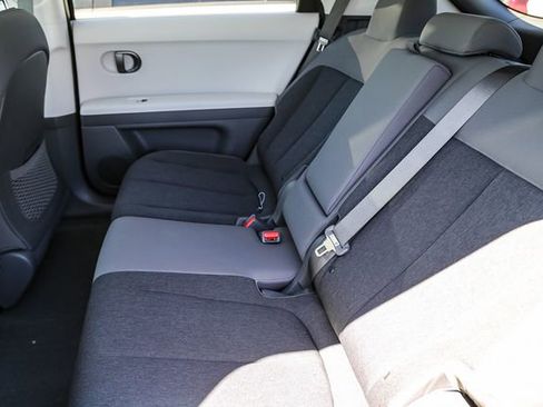New 2025 Hyundai Ioniq 5 SE image 18