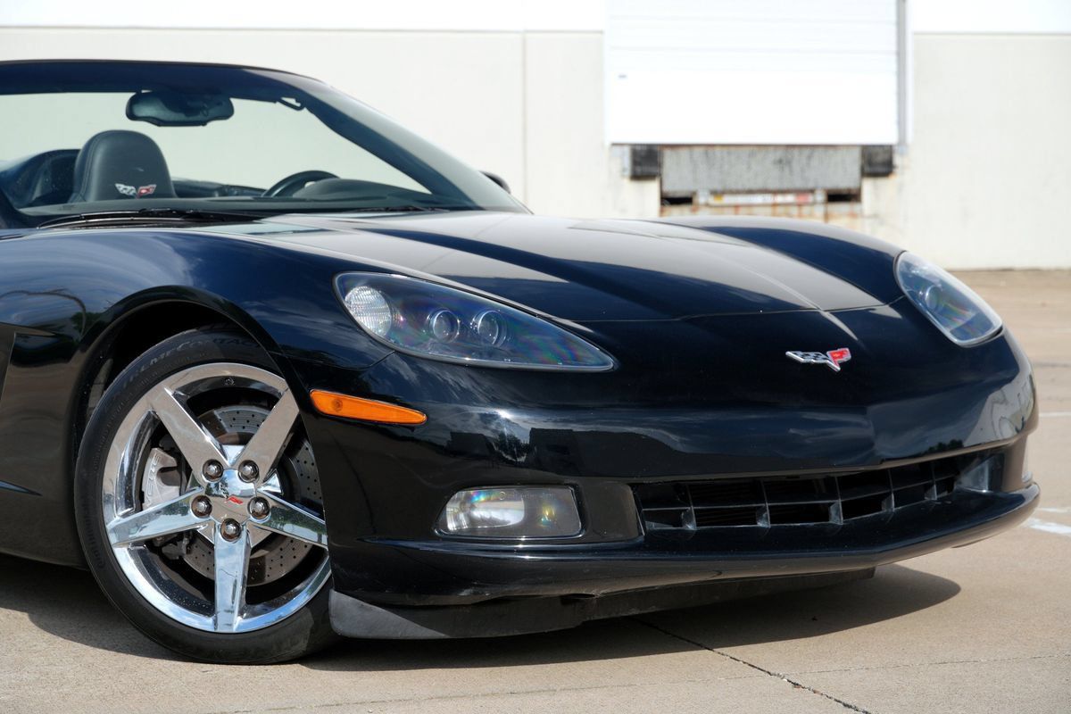 Used 2007 Chevrolet Corvette Convertible w/ Preferred Equipment Group RWD image 16