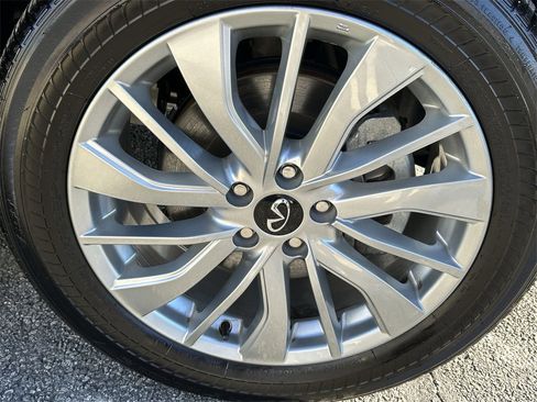 Certified 2024 INFINITI QX50 Luxe image 13