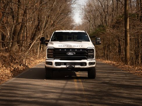 Certified 2025 Ford F250 Platinum w/ Tremor Off-Road Package image 3