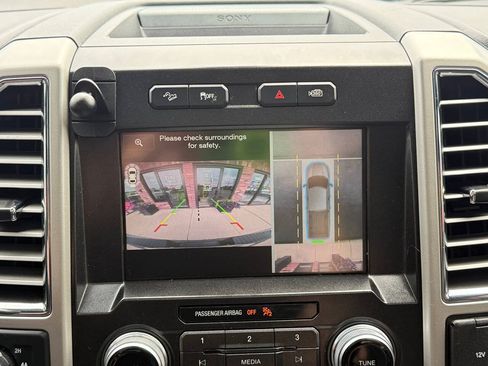 Used 2015 Ford F150 Lariat w/ Equipment Group 502A Luxury AWD/4WD image 16
