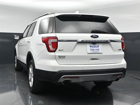 Used 2016 Ford Explorer XLT AWD/4WD image 7