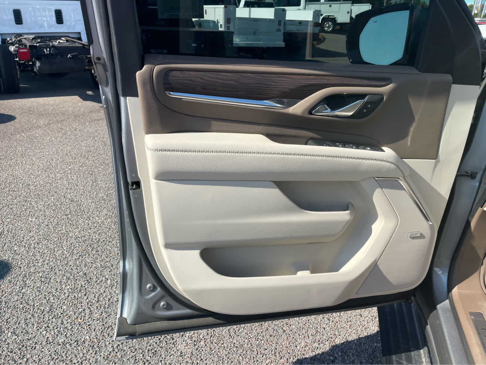 Used 2024 GMC Yukon XL Denali w/ Denali Reserve Package AWD/4WD image 17