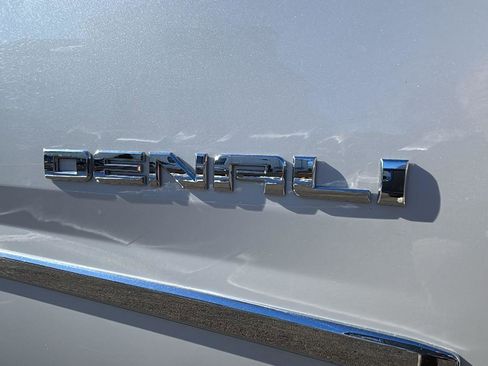 Certified 2017 GMC Yukon Denali w/ Open Road Package image 9