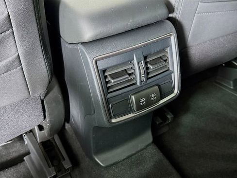 Used 2022 Subaru Forester Premium AWD/4WD image 26