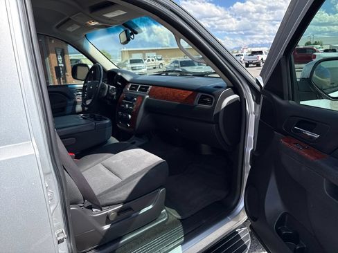 Used 2014 Chevrolet Suburban LS AWD/4WD image 28