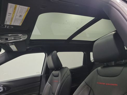 New 2026 Jeep Compass Trailhawk w/ Sun, Sound & Navigation Group AWD/4WD image 11
