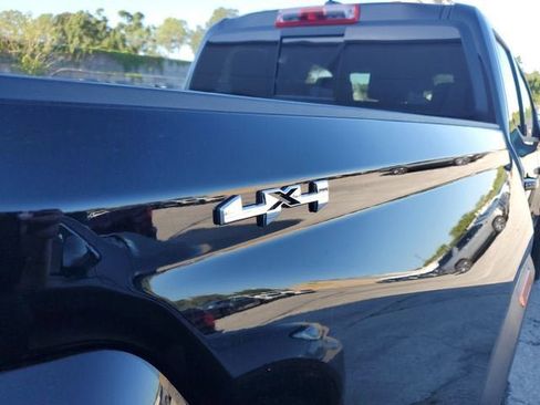 New 2026 GMC Canyon Elevation w/ Convenience Package image 9