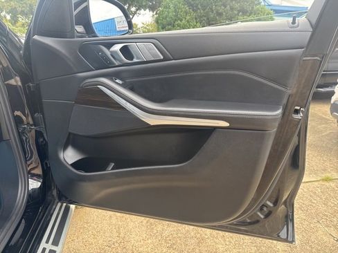 Used 2020 BMW X7 xDrive40i w/ Cold Weather Package image 25